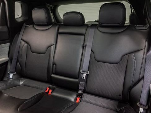Certified 2025 Jeep Compass Latitude w/ Sun & Sound Group AWD/4WD image 27