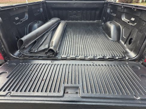 Used 2010 GMC Sierra 1500 SLE w/ Power Pack Plus image 10