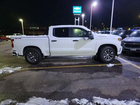 Used 2020 Chevrolet Silverado 1500 Custom w/ Custom Max Trailering Package image 4