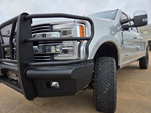 Used 2019 Ford F350 Lariat w/ Lariat Ultimate Package image 30