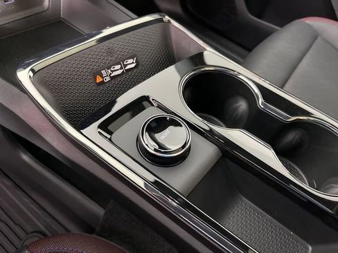 New 2026 Chevrolet Equinox RS AWD/4WD image 32
