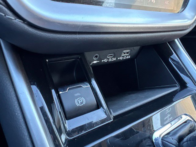 Used 2025 Subaru Outback Premium AWD/4WD image 26