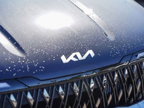 New 2026 Kia Carnival EX FWD image 12
