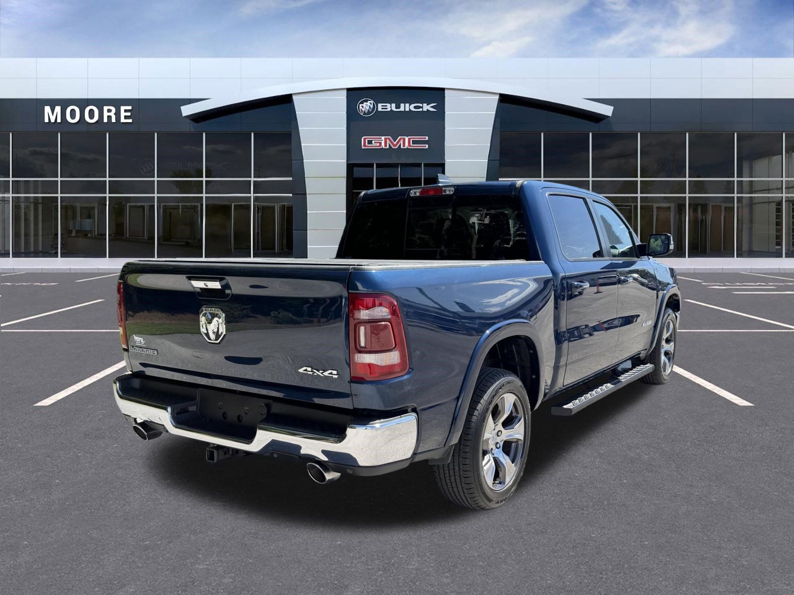 Used 2022 RAM 1500 Laramie AWD/4WD image 3