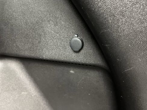 Used 2018 Chevrolet Equinox LS image 25