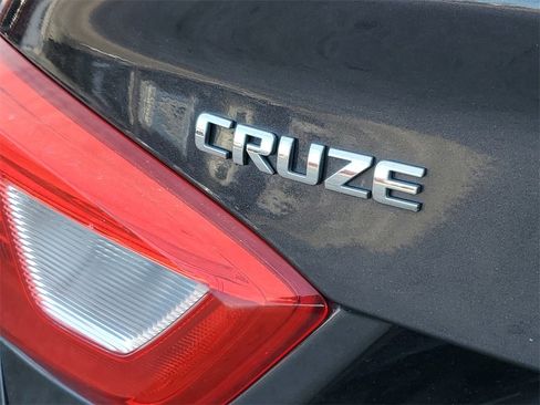 Used 2017 Chevrolet Cruze Premier image 32