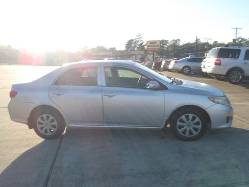 Used 2010 Toyota Corolla image 5
