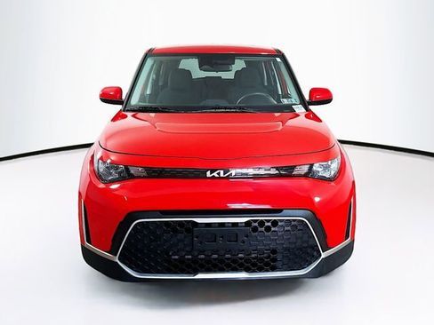 Used 2023 Kia Soul LX w/ LX Technology Package FWD image 2