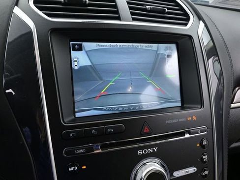 Used 2018 Ford Explorer Platinum AWD/4WD image 37
