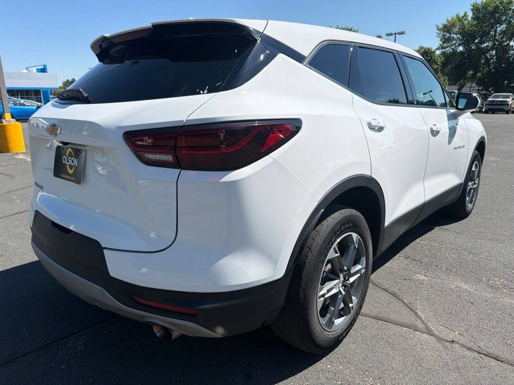 Certified 2025 Chevrolet Blazer LT FWD image 7