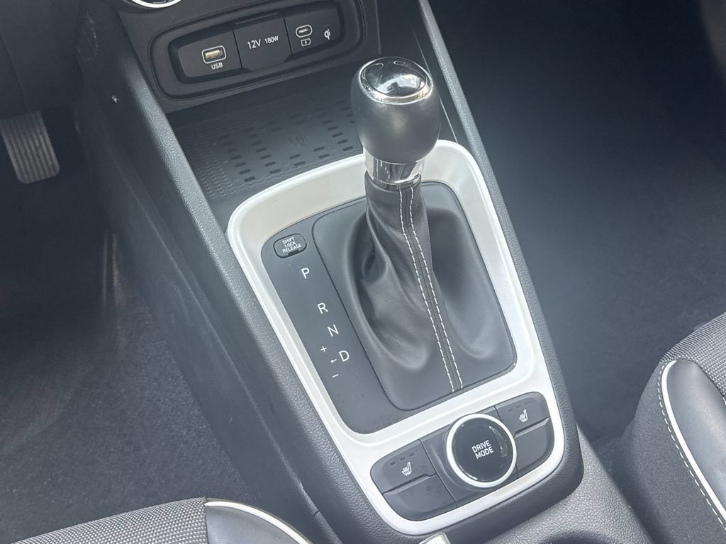 Used 2024 Hyundai Venue Limited FWD image 31