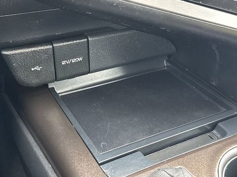 Used 2023 Toyota Camry SE image 23