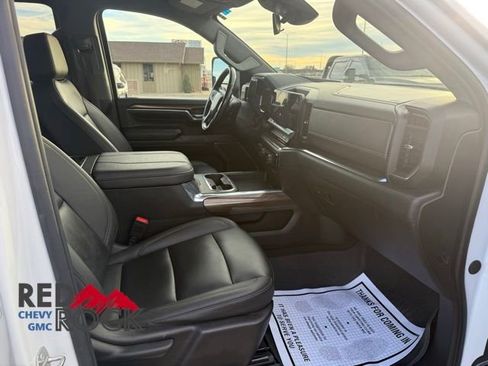 Used 2024 Chevrolet Silverado 3500 LT w/ Convenience Package image 11