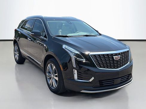 Certified 2024 Cadillac XT5 Premium Luxury w/ Technology Package FWD image 3