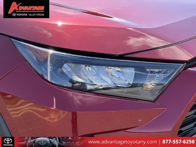 Used 2022 Toyota RAV4 LE AWD/4WD image 12