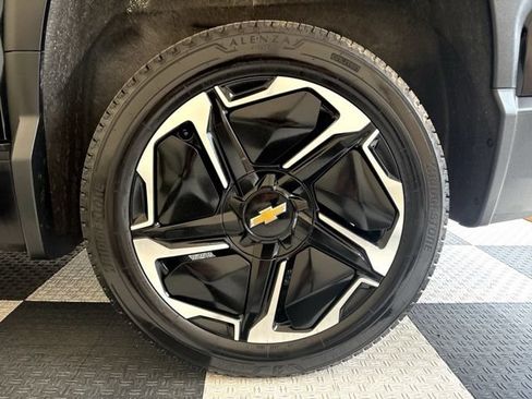 Used 2026 Chevrolet Silverado EV LT AWD/4WD image 12