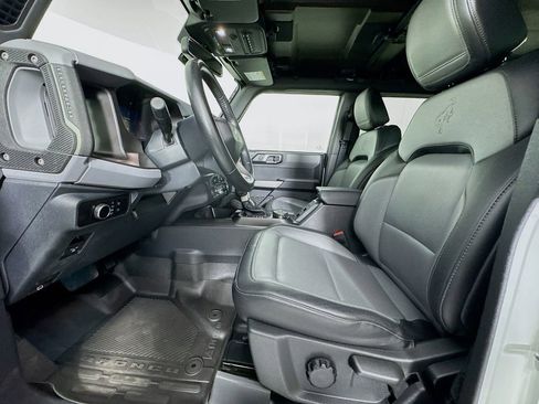 Used 2023 Ford Bronco Everglades image 15