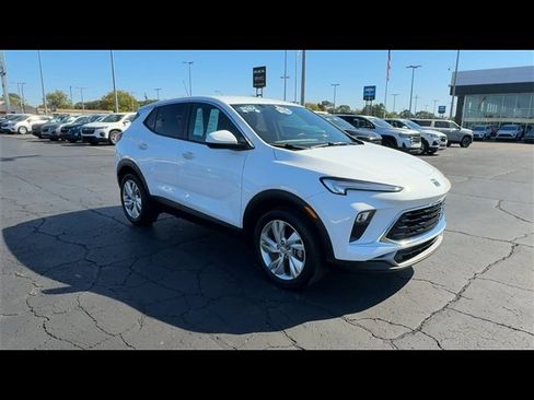 Certified 2024 Buick Encore GX Preferred image 2