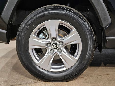 Used 2024 Toyota RAV4 XLE FWD image 17