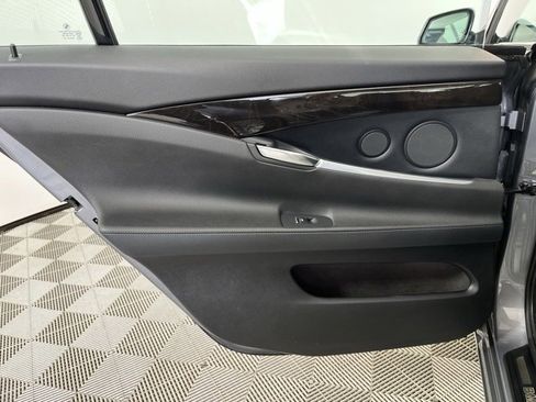 Used 2011 BMW 550i Gran Turismo xDrive image 21