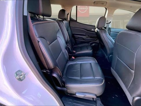 Used 2022 GMC Acadia AT4 w/ Technology Package image 22