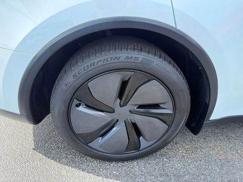 Used 2026 Tesla Model Y Long Range AWD/4WD image 35