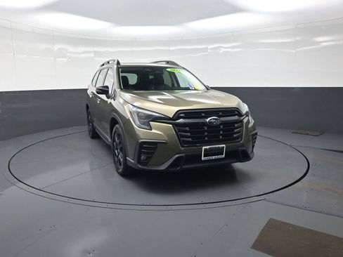 Used 2023 Subaru Ascent Onyx Edition AWD/4WD image 8