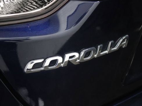 Used 2022 Toyota Corolla LE image 9