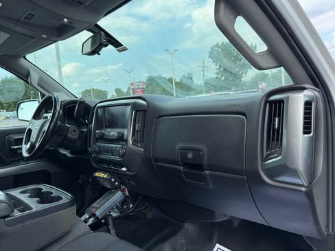 Used 2018 Chevrolet Silverado 2500 LT AWD/4WD image 19