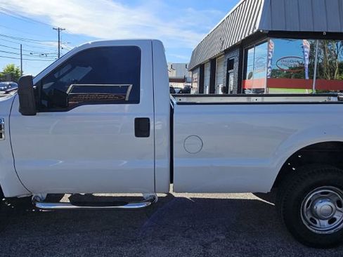 Used 2010 Ford F250 XL AWD/4WD image 4