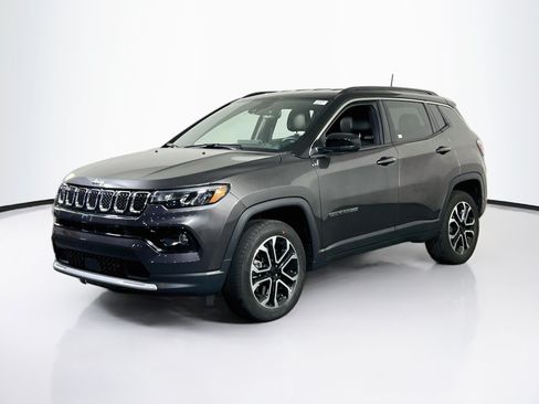 Used 2023 Jeep Compass Limited AWD/4WD image 1