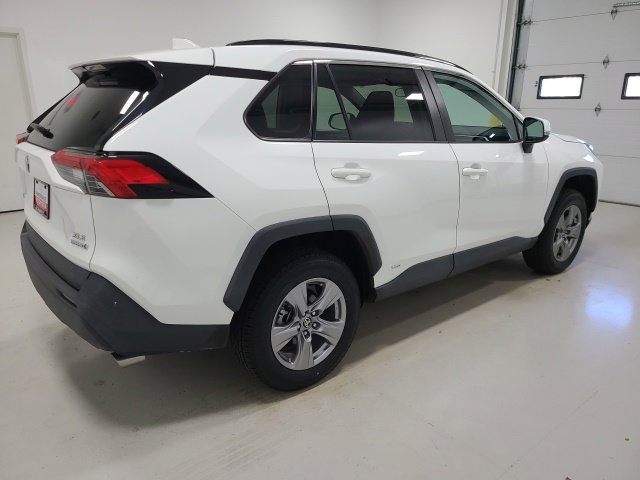 Certified 2022 Toyota RAV4 XLE w/ Carpet Mat Package (TMS) AWD/4WD image 6