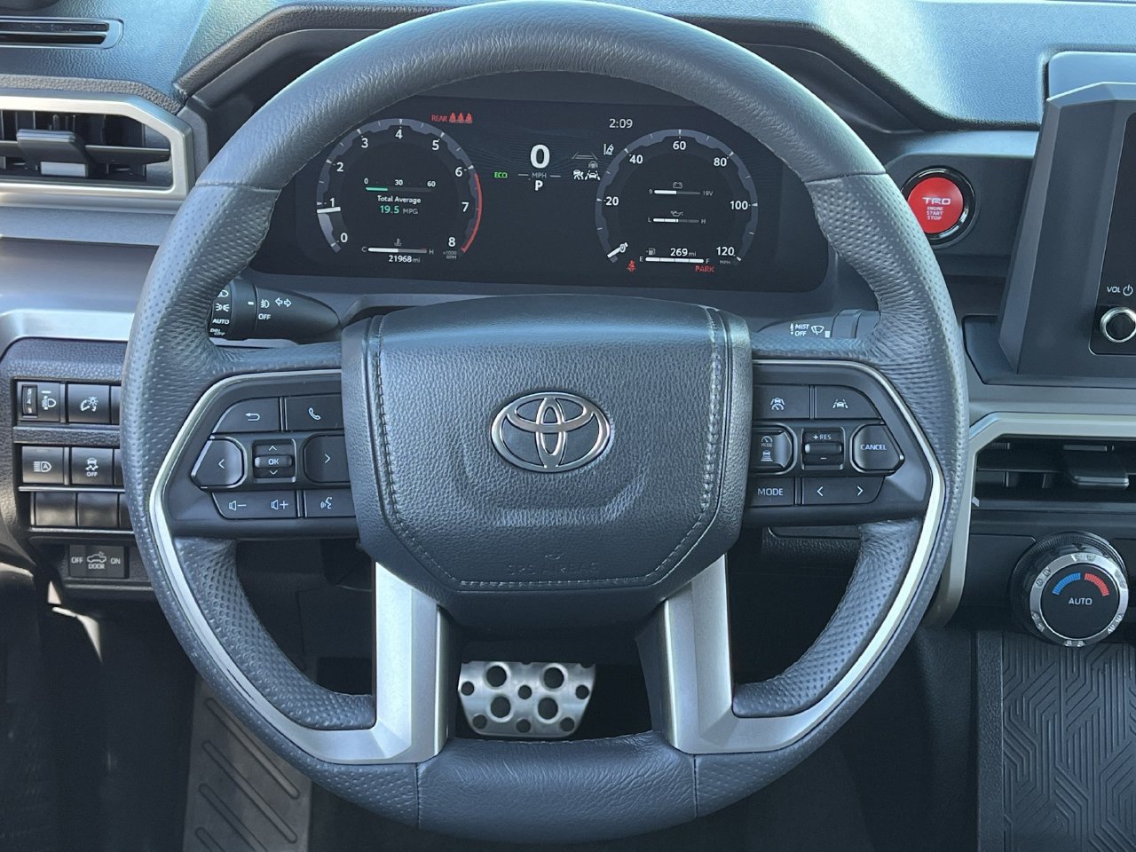 Used 2024 Toyota Tacoma TRD Sport AWD/4WD image 11