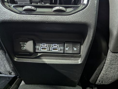 Used 2023 Jeep Grand Cherokee 4x4 image 14