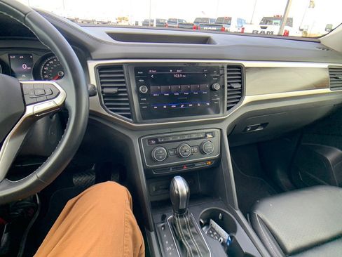 Used 2021 Volkswagen Atlas SE image 18