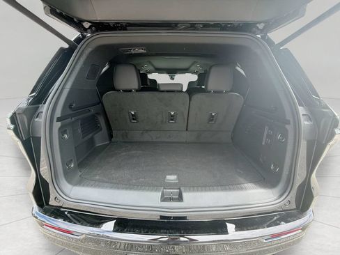 Used 2026 Chevrolet Traverse High Country FWD image 7