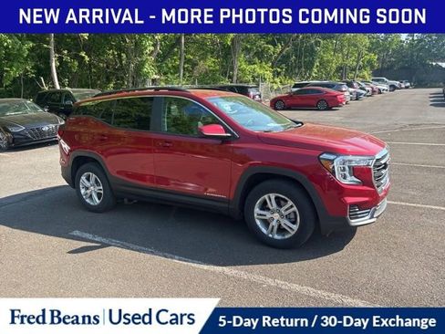 Used 2022 GMC Terrain SLE w/ Driver Convenience Package AWD/4WD image 4