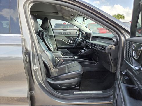 Used 2022 Lincoln Corsair FWD w/ Premium Package image 22
