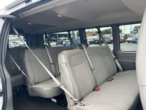 Used 2025 Chevrolet Express 3500 LT w/ LT Preferred Equipment Group RWD image 31