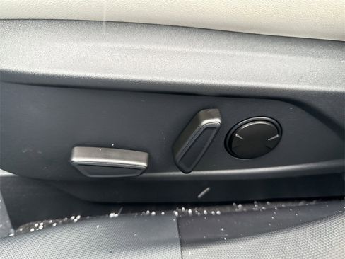 Used 2022 Ford Mustang Mach-E Premium image 14