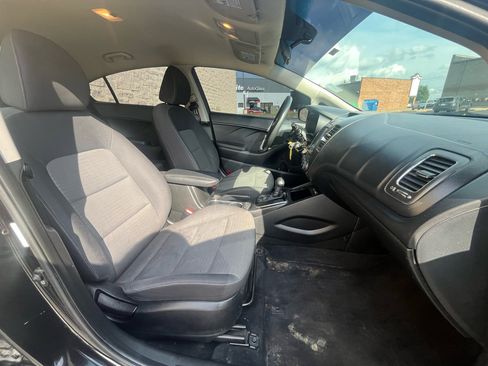Used 2018 Kia Forte LX w/ LX Popular Package image 17
