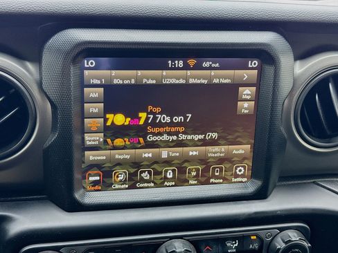 Used 2023 Jeep Wrangler Unlimited w/ Sun & Screen Package AWD/4WD image 11