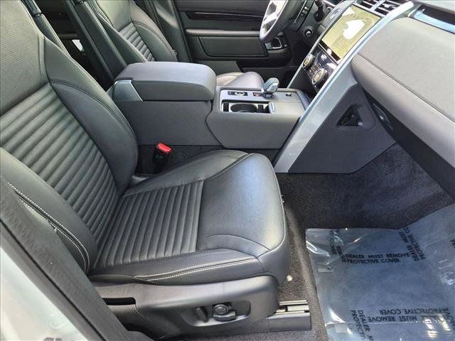 Used 2025 Land Rover Discovery S AWD/4WD image 23