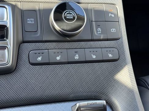 New 2025 Hyundai Palisade Limited FWD image 17