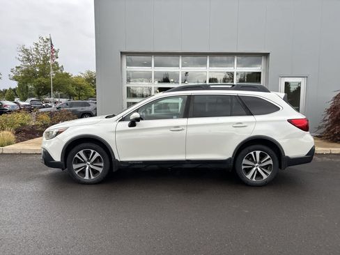 Used 2018 Subaru Outback 2.5i Limited AWD/4WD image 2
