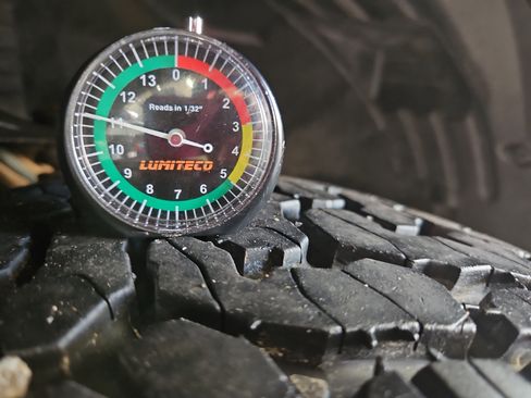 Used 2011 Nissan Frontier SV w/ SV Premium Utility Pkg image 24