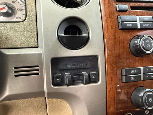 Used 2010 Ford F150 Lariat RWD image 22