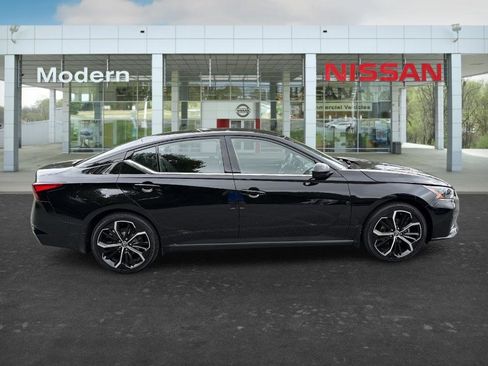 Certified 2024 Nissan Altima 2.5 SR FWD image 6