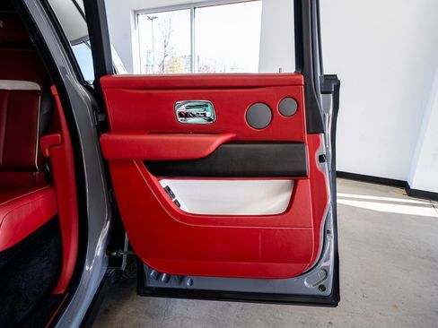 Used 2022 Rolls-Royce Cullinan image 57