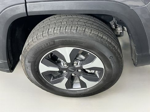 Used 2024 Jeep Grand Cherokee Limited 4xe w/ Luxury Tech Group II image 11